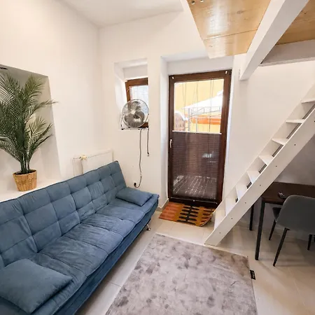 Loft With Free Parking Apartma